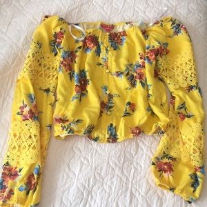 LS MARGARITA TOP 🌼